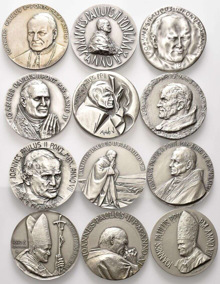 Lotto di 21 medaglie Annuali dall’anno I al XXI.